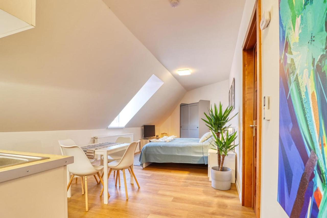 Barka Apartman Eger Exterior foto